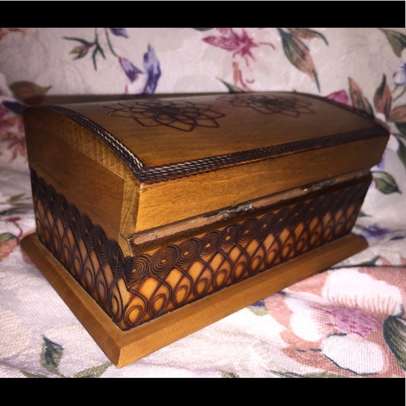 Vintage Footed Burn Carved Jewelry Box - Picture 3 of 8